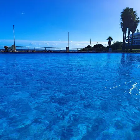 Ocean Bay With Pool By Homing Lägenhet